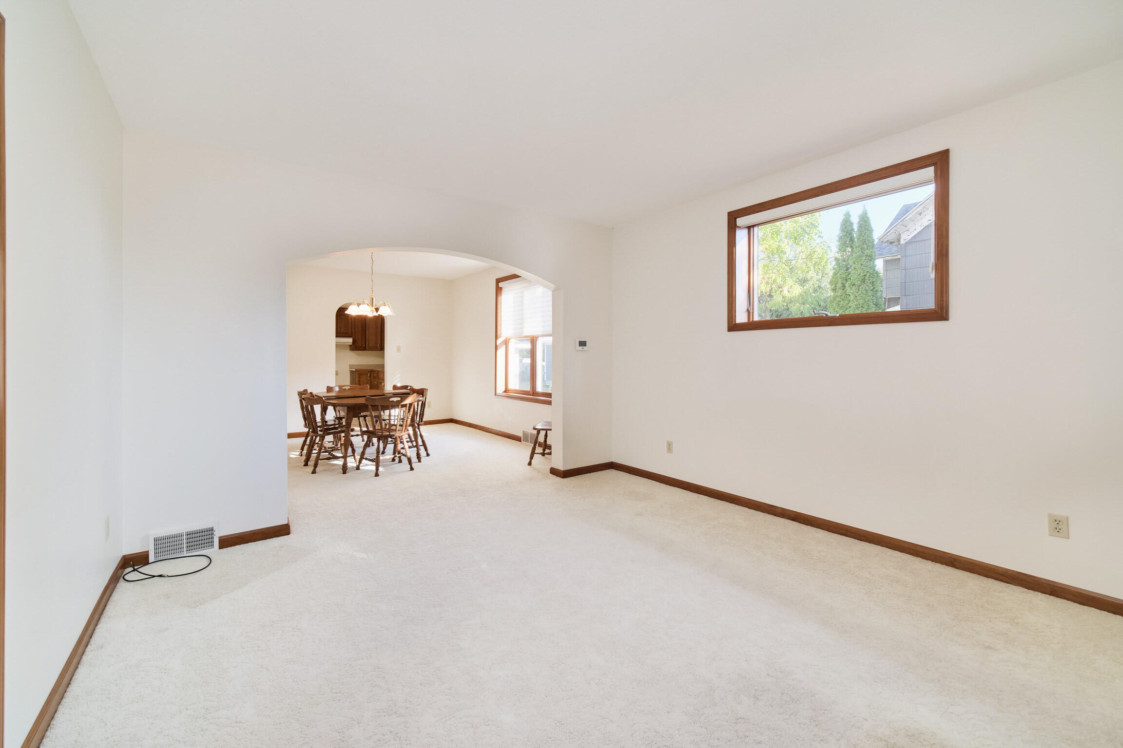 613 Ramsdell Street Manistee, MI 49660 - Photo 9 of 49 Living Room