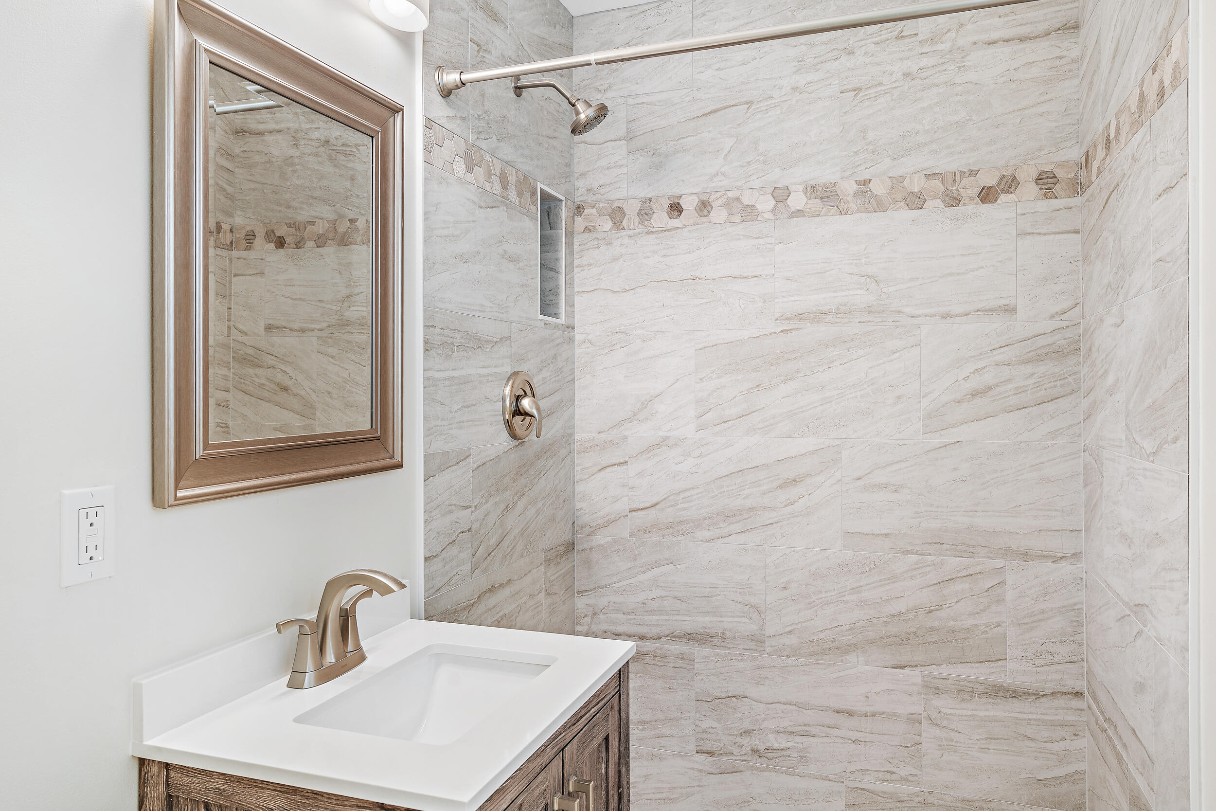 520 Inlet Road North Palm Beach, FL 33408 - Photo 11 of 26 Bathroom