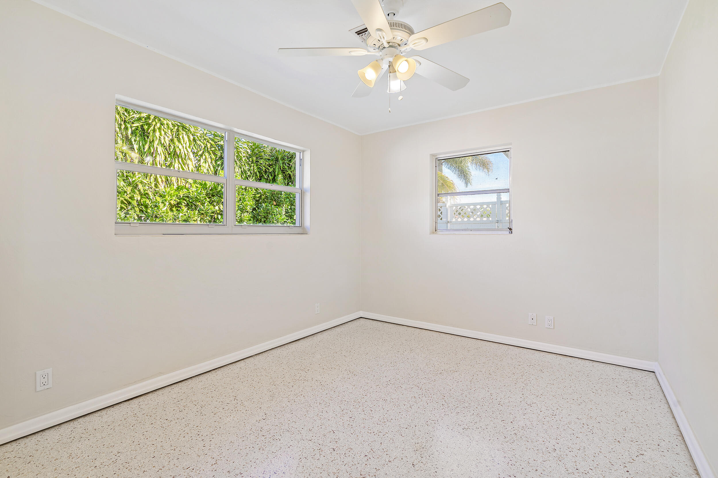 520 Inlet Road North Palm Beach, FL 33408 - Photo 12 of 26 Guest Bedroom 1