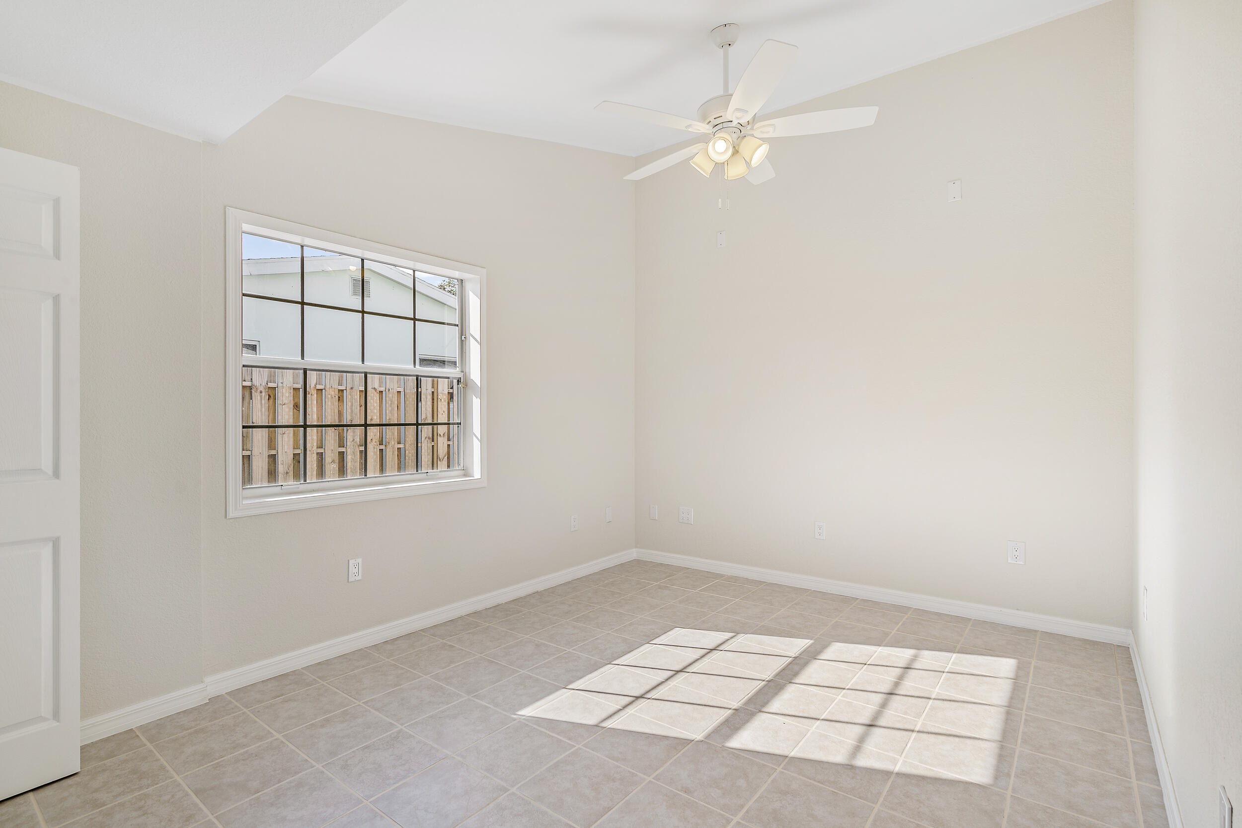 520 Inlet Road North Palm Beach, FL 33408 - Photo 13 of 26 Guest Bedroom 2