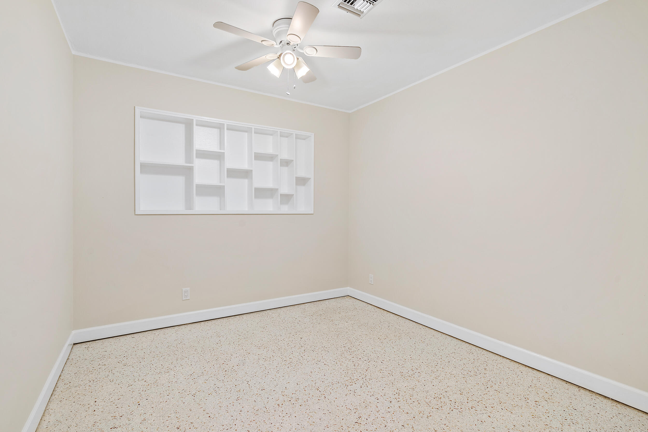 520 Inlet Road North Palm Beach, FL 33408 - Photo 16 of 26 Den/Office