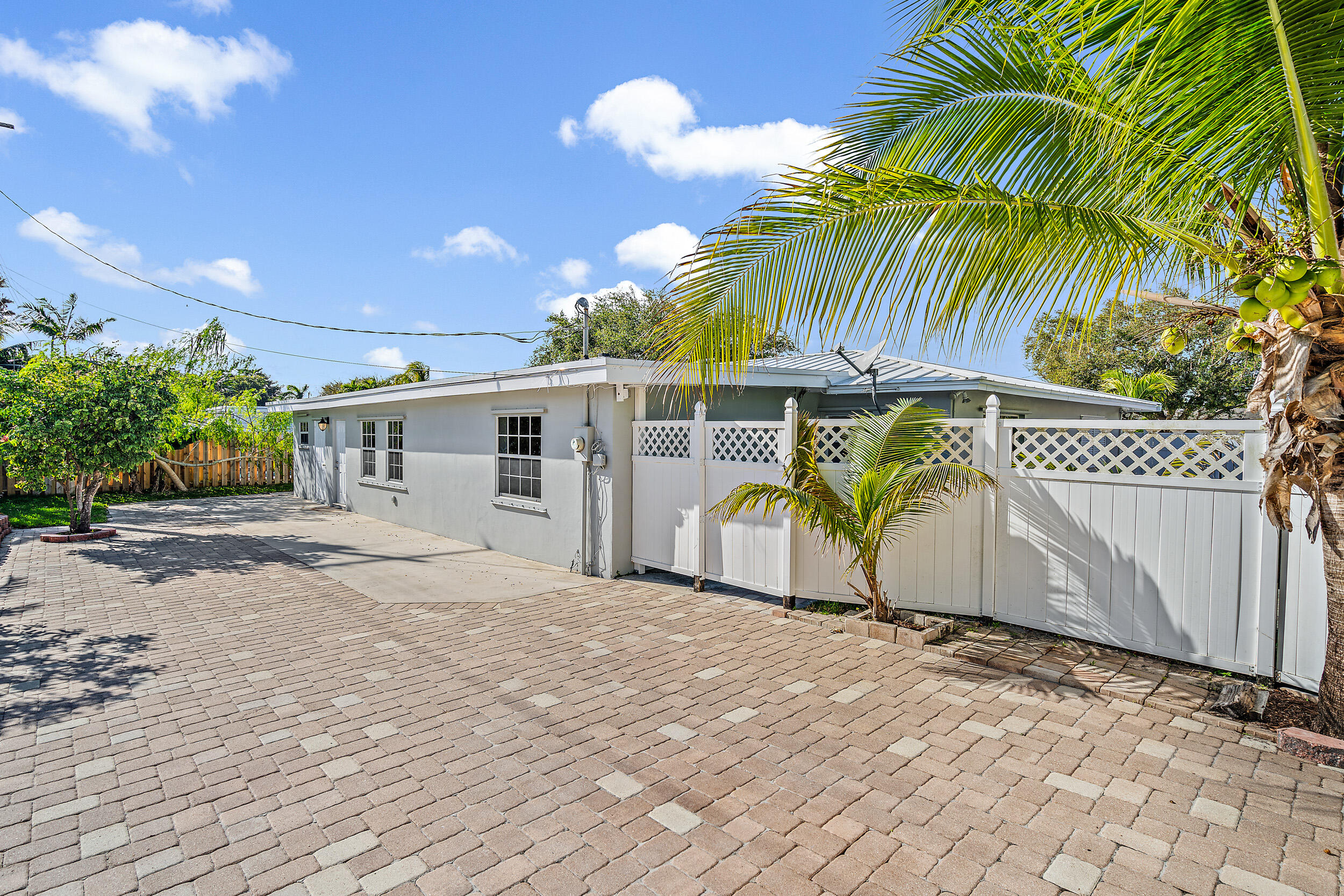 520 Inlet Road North Palm Beach, FL 33408 - Photo 17 of 26 Exterior Back