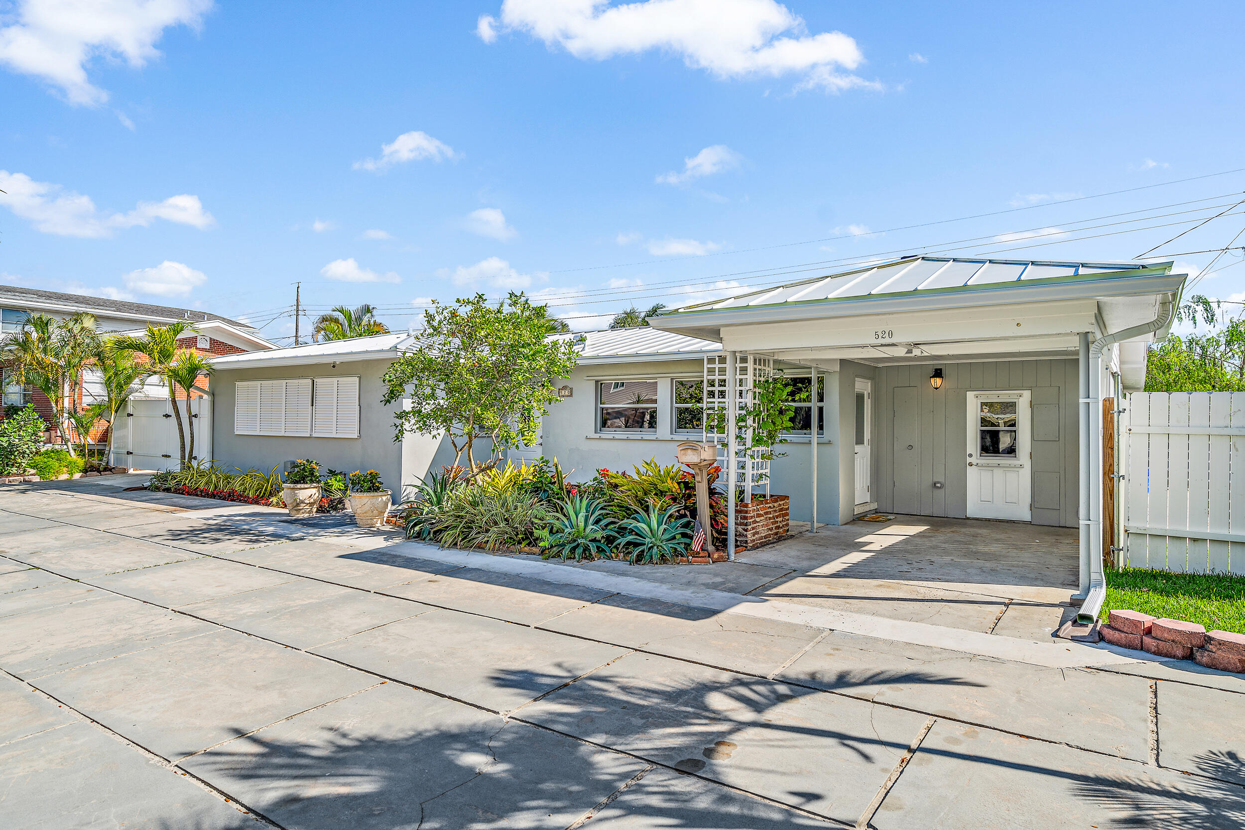 520 Inlet Road North Palm Beach, FL 33408 - Photo 22 of 26 Exterior Front