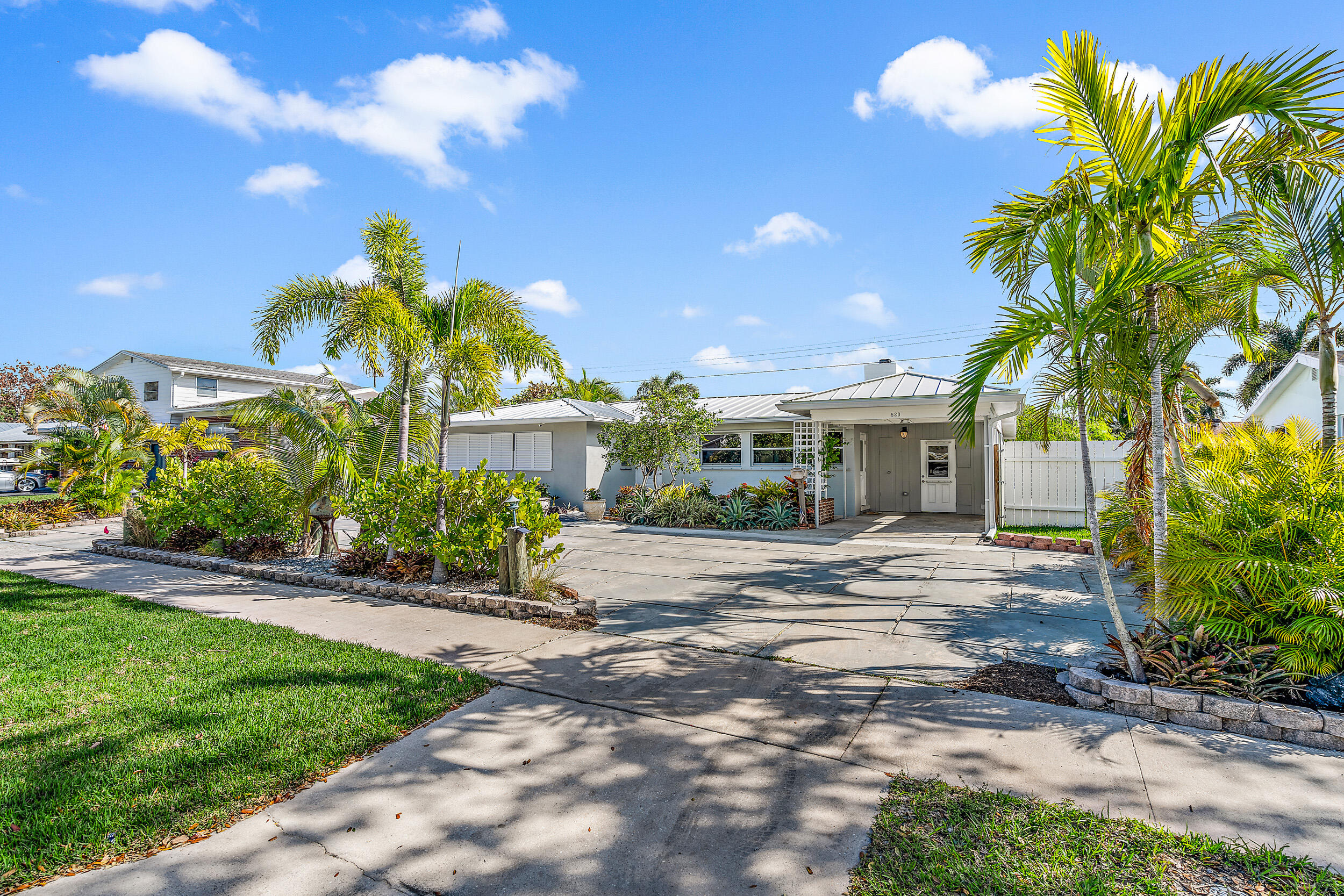 520 Inlet Road North Palm Beach, FL 33408 - Photo 23 of 26 Exterior Front