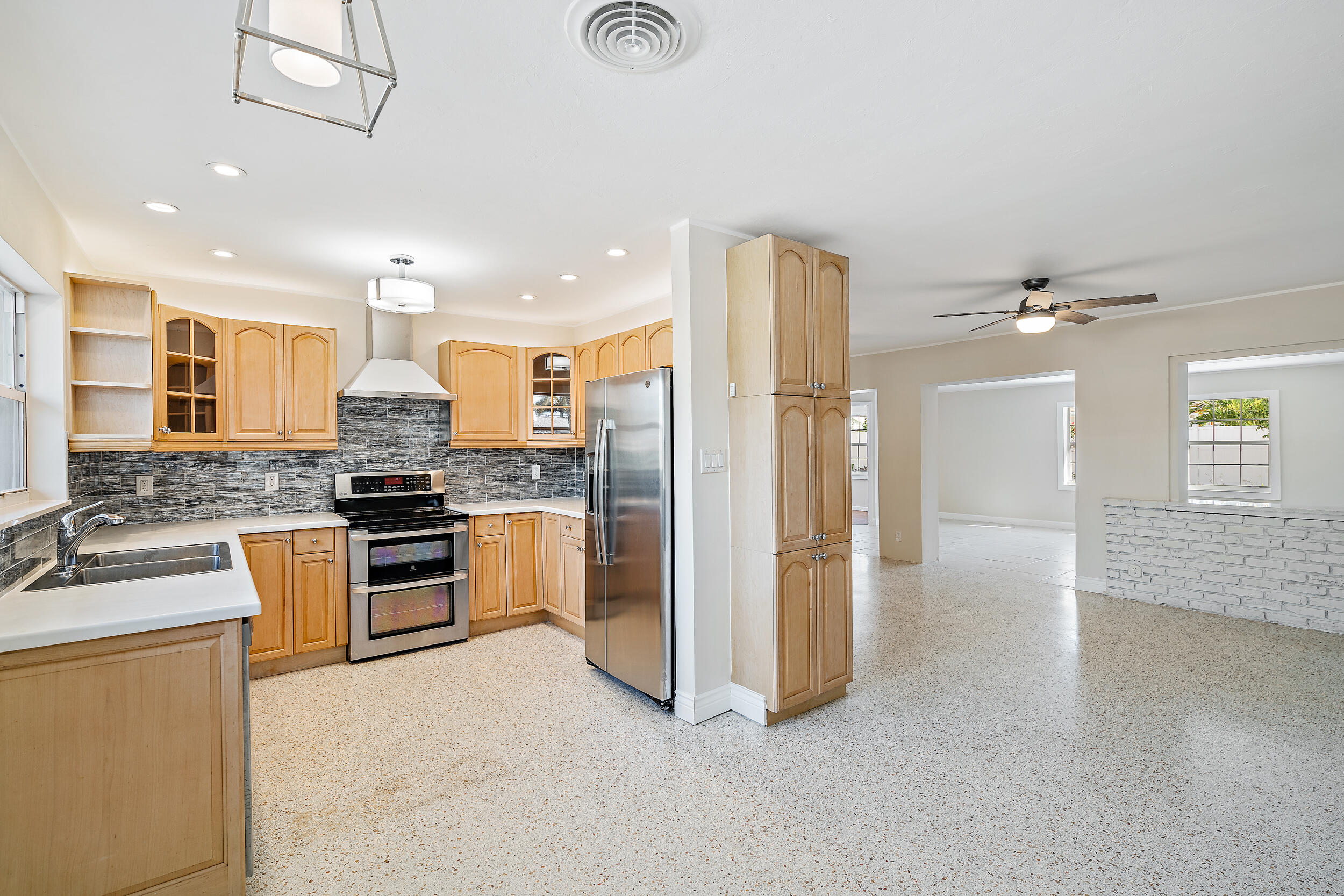 520 Inlet Road North Palm Beach, FL 33408 - Photo 7 of 26 Interior