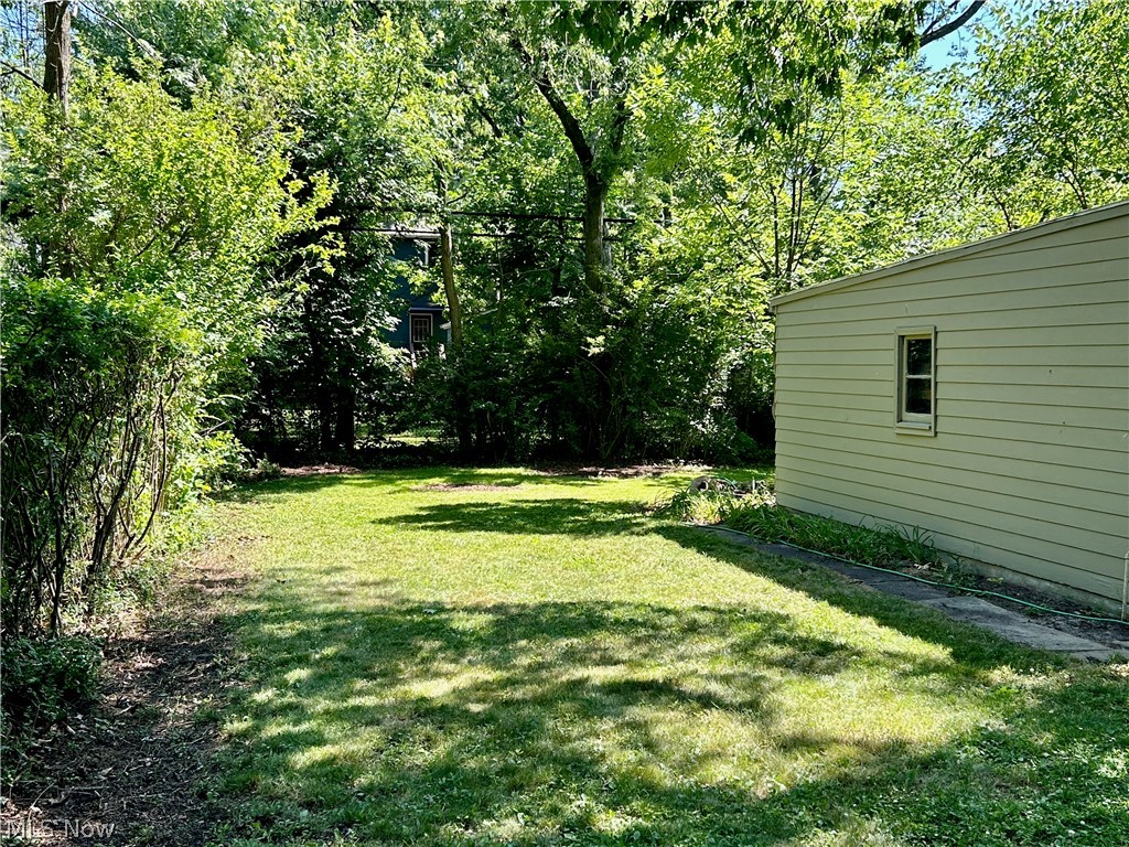 3266 Ormond Road Cleveland, OH 44118 - Photo 37 of 40 View of yard from back porch