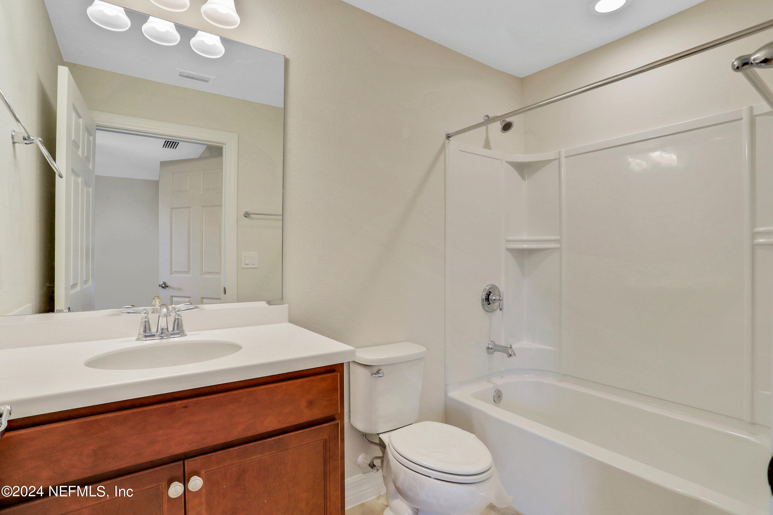 75 Sabal Ridge Trail Ponte Vedra, FL 32081 - Photo 13 of 57 Upstairs Private Full Bath