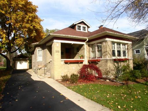 212 Lawton Road Riverside, IL 60546 - Photo 1 of 16