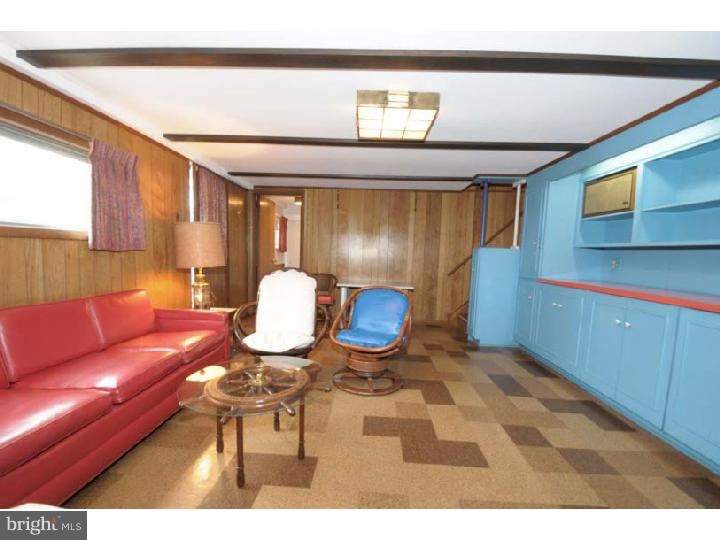 725 Cambridge Road Bala Cynwyd, PA 19004 - Photo 12 of 21 Den