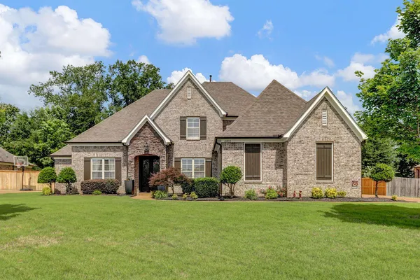 $589,500 | 6031 Windsor Oak Drive, Arlington, TN 38002