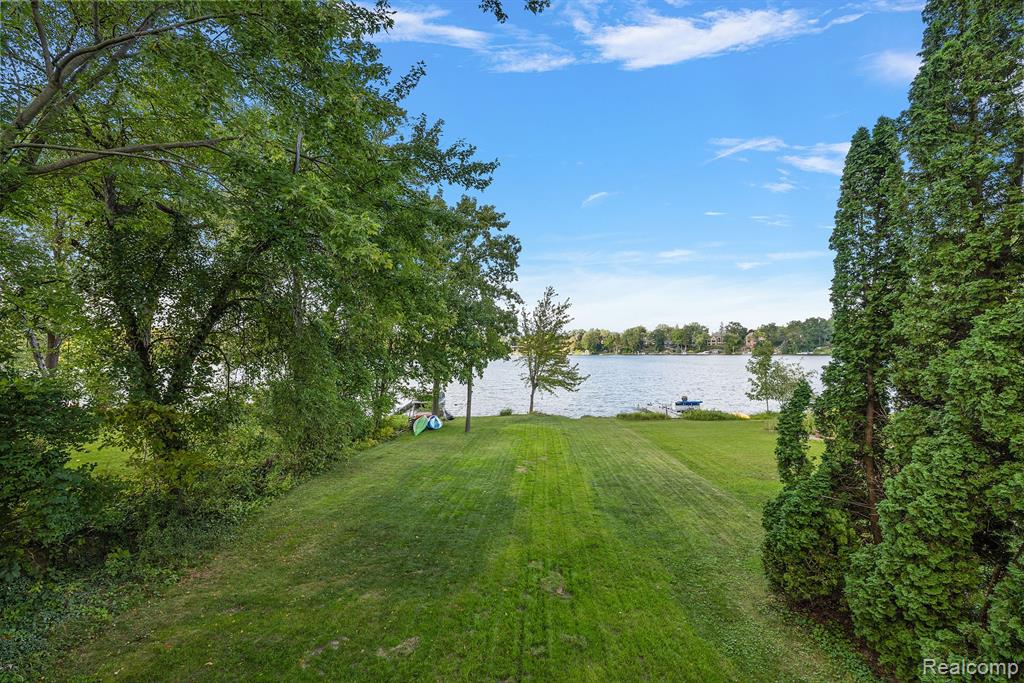 6280 Commerce Road West Bloomfield, MI 48324 - Photo 12 of 67