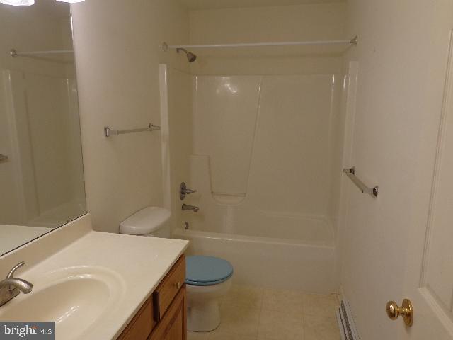 173 Stanford Road Hagerstown, MD 21742 - Photo 9 of 21 upper level Hall Bth