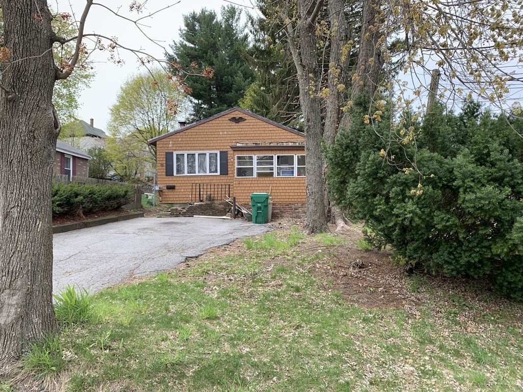 21 R Summit Street Clinton, MA 01510 - Photo 1 of 9 Gallery Image 1