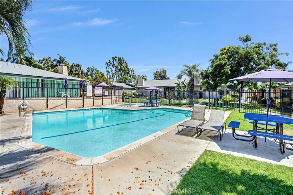 2891 Canyon Crest, Unit 15 Riverside, CA 92507 - Photo 26 of 28