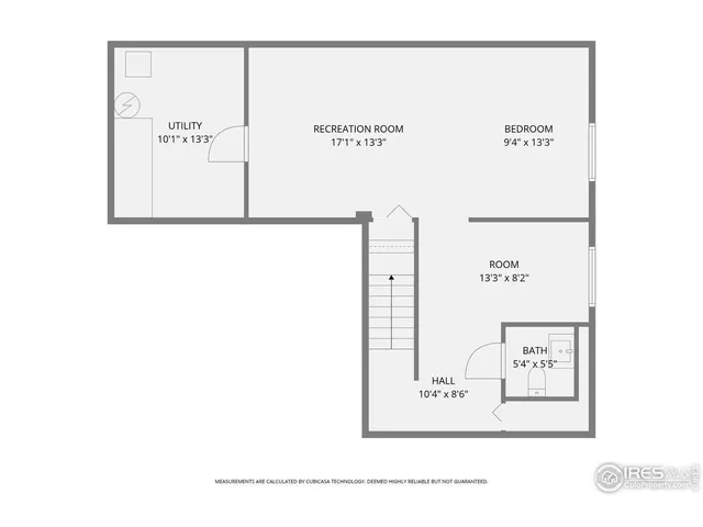 a view of a front of house with a yard