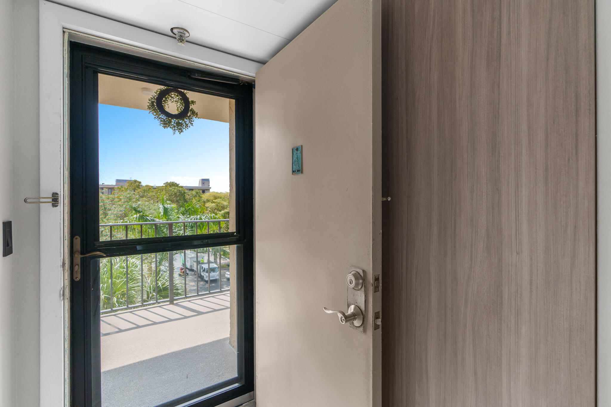 17 Royal Palm Way, Unit 503 Boca Raton, FL 33432 - Photo 4 of 60 DSC00343