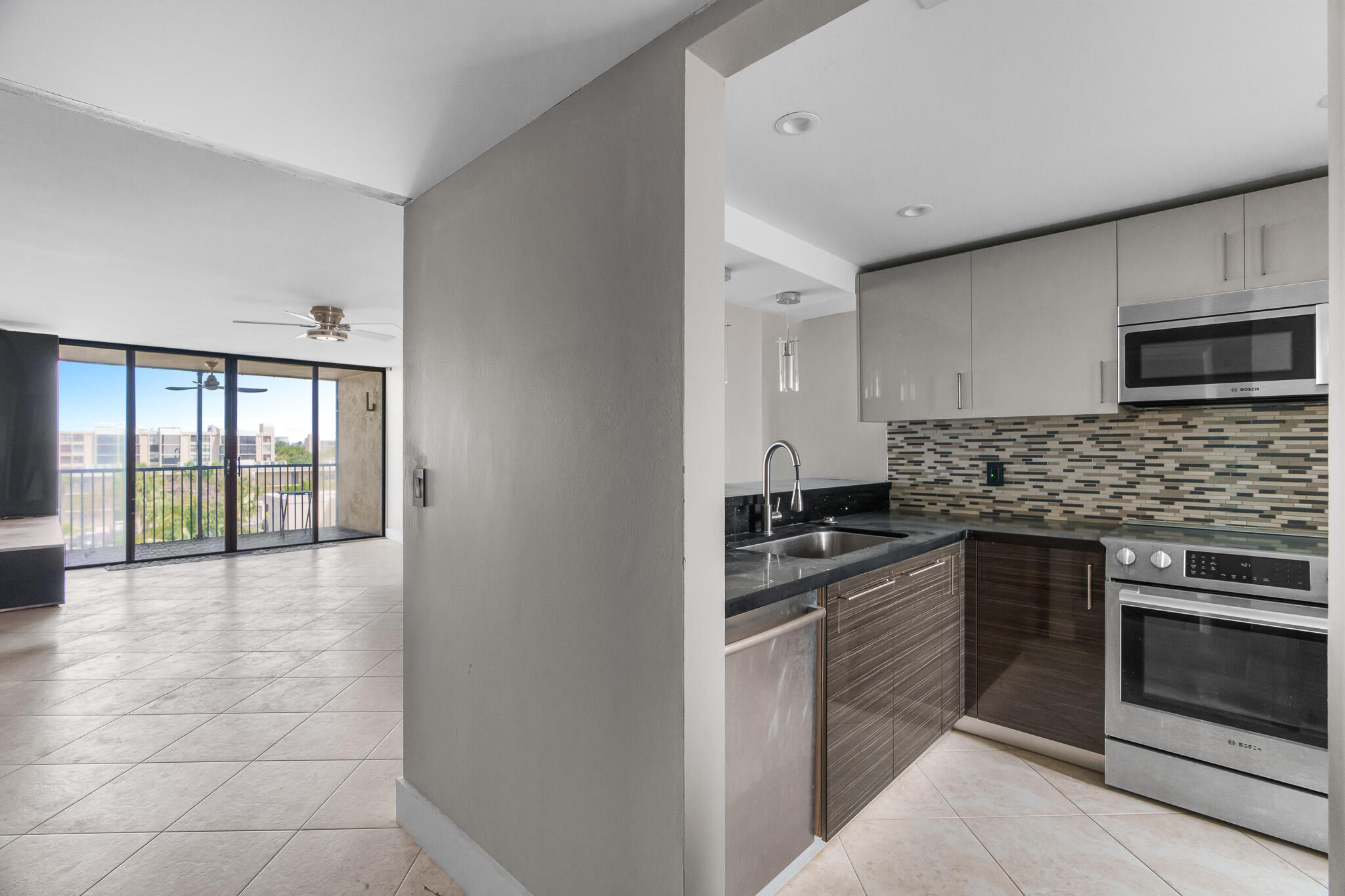 17 Royal Palm Way, Unit 503 Boca Raton, FL 33432 - Photo 6 of 60 DSC00160-Edit