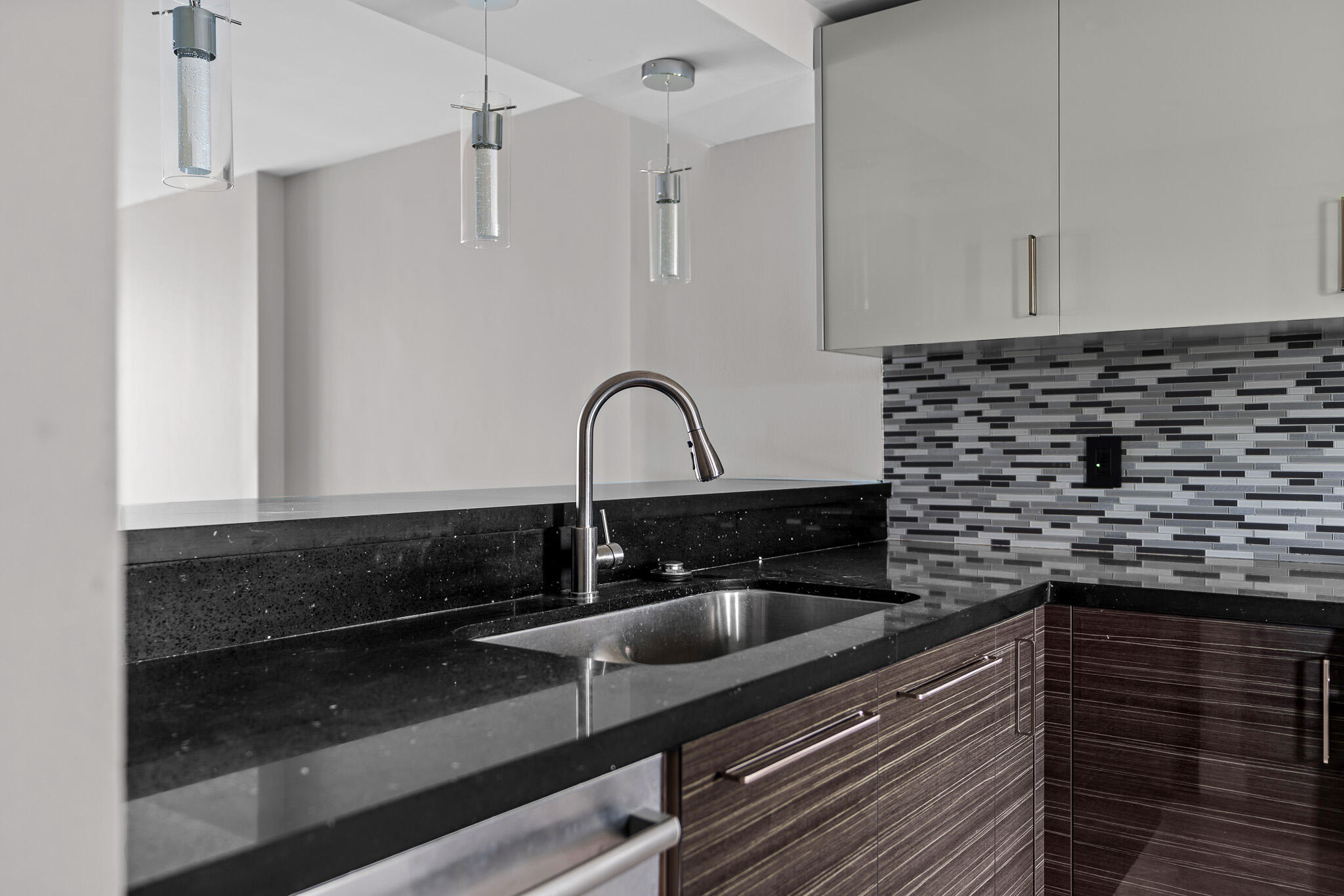 17 Royal Palm Way, Unit 503 Boca Raton, FL 33432 - Photo 8 of 60 DSC06824