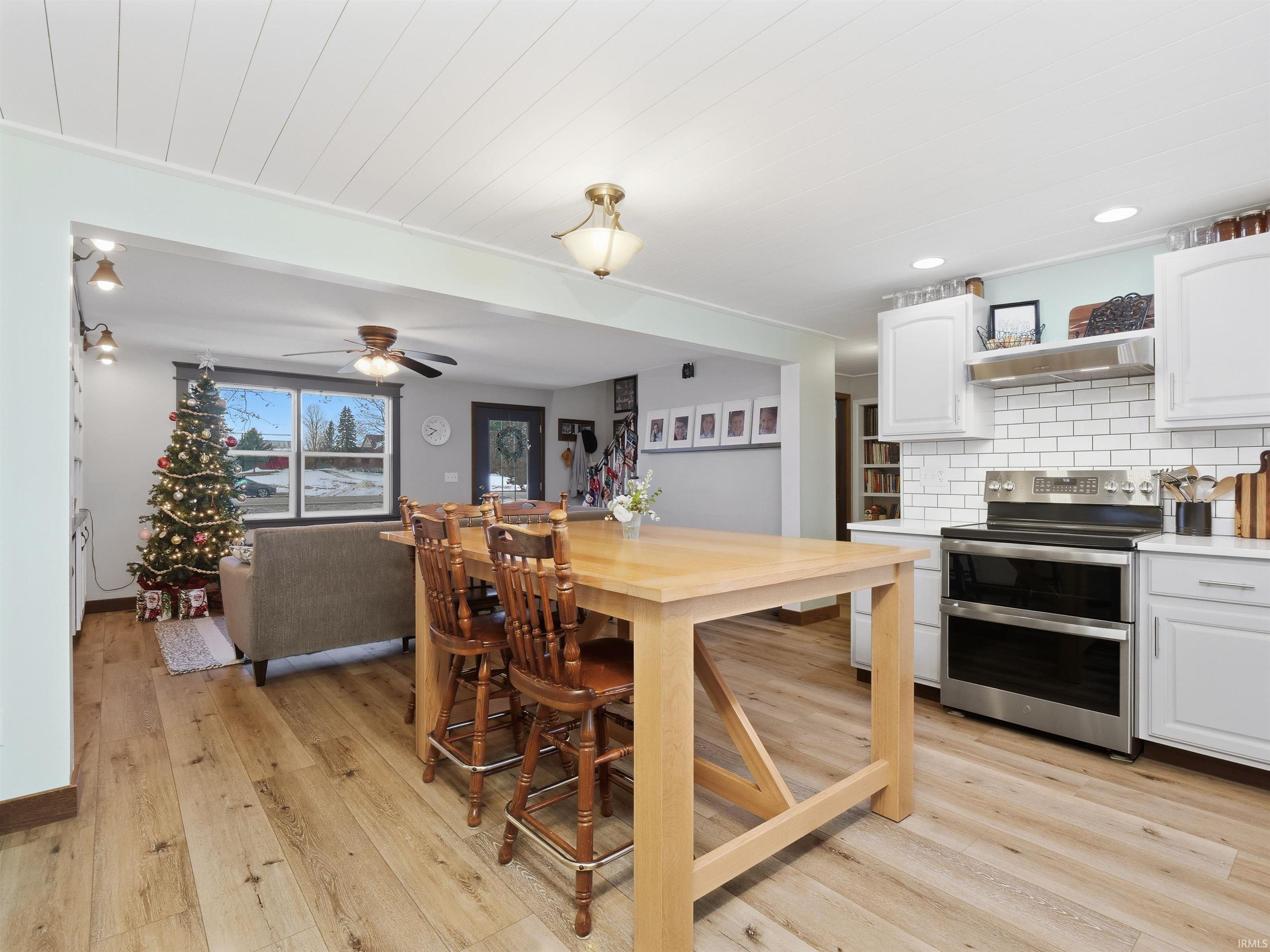 8003 Hosler Road Leo, IN 46765 - Photo 3 of 32