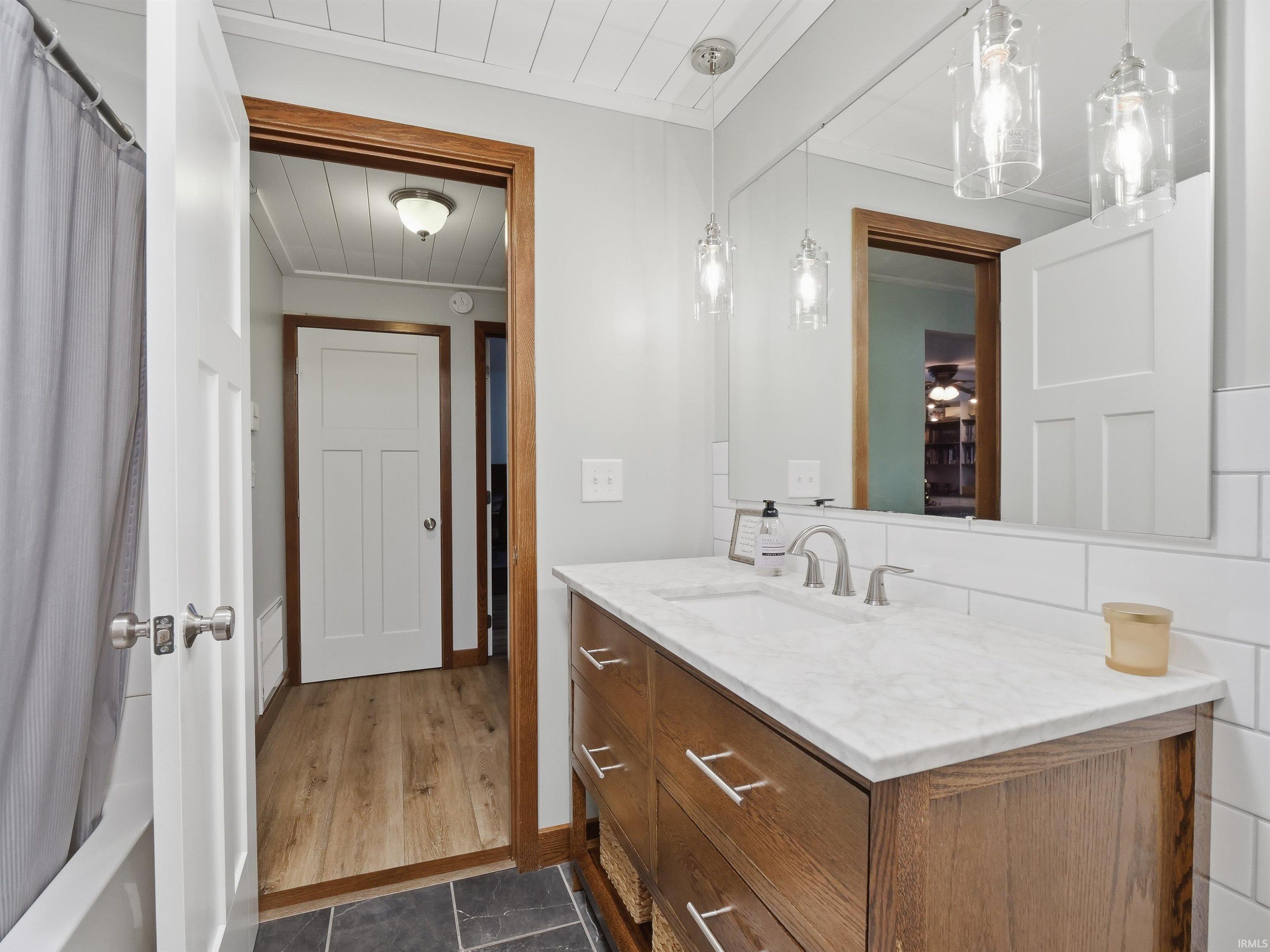 8003 Hosler Road Leo, IN 46765 - Photo 6 of 32