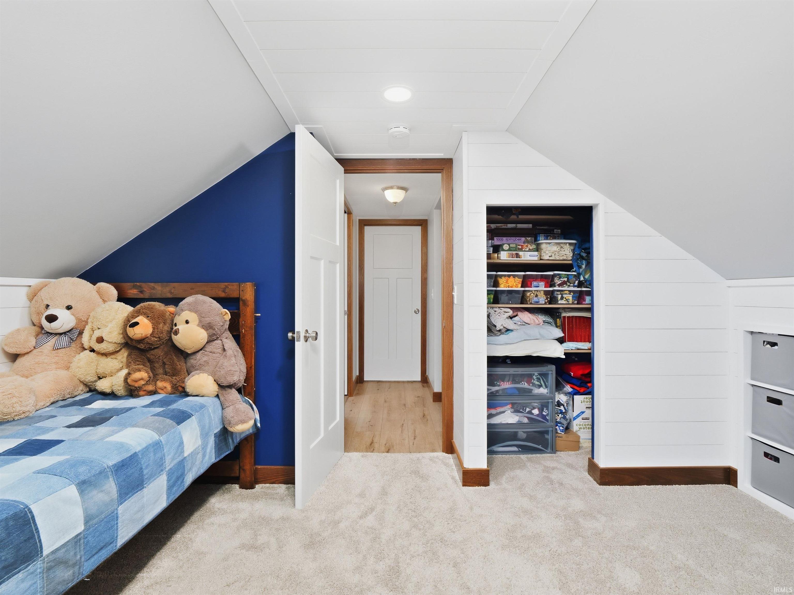 8003 Hosler Road Leo, IN 46765 - Photo 9 of 32