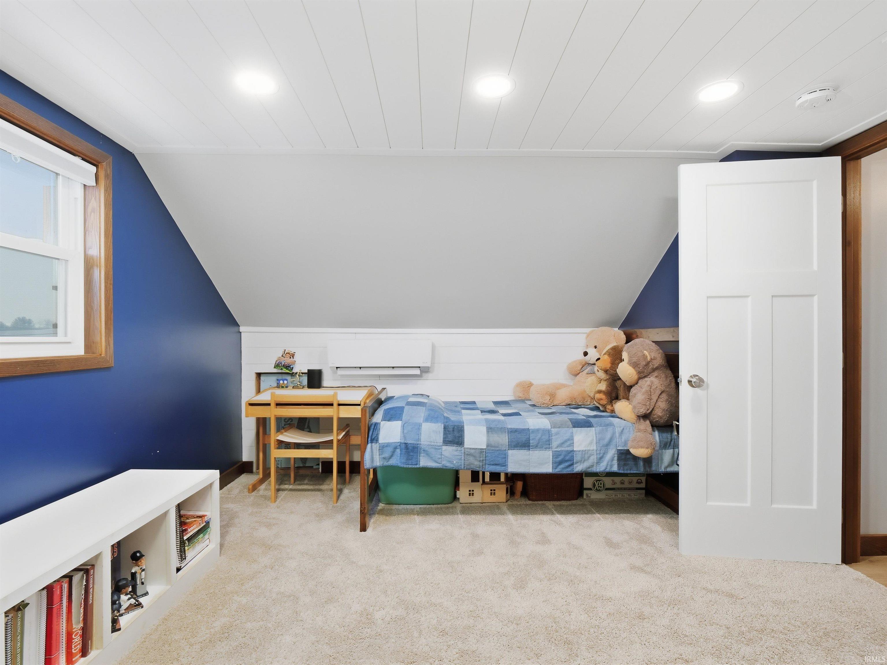 8003 Hosler Road Leo, IN 46765 - Photo 10 of 32