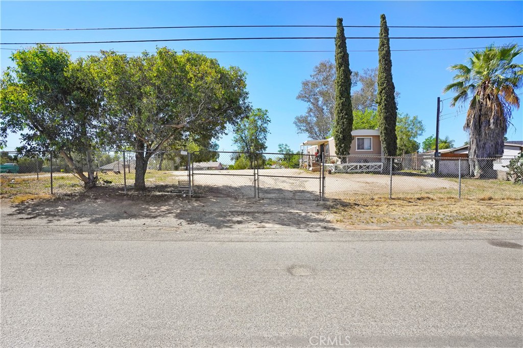 21701 Perry Street Perris, CA 92570 - Photo 6 of 11