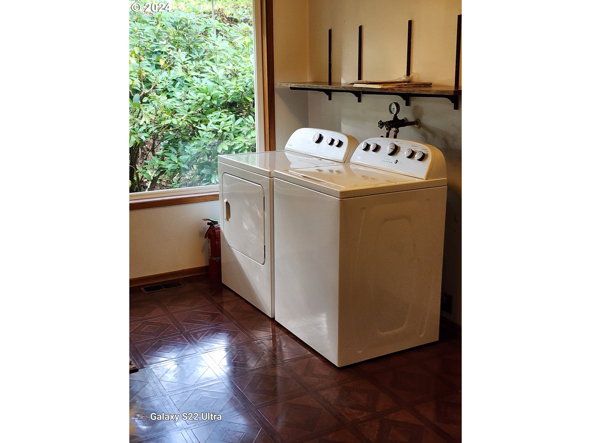 19216 South Neil Road Estacada, OR 97023 - Photo 16 of 33 a utility room with dryer and washer