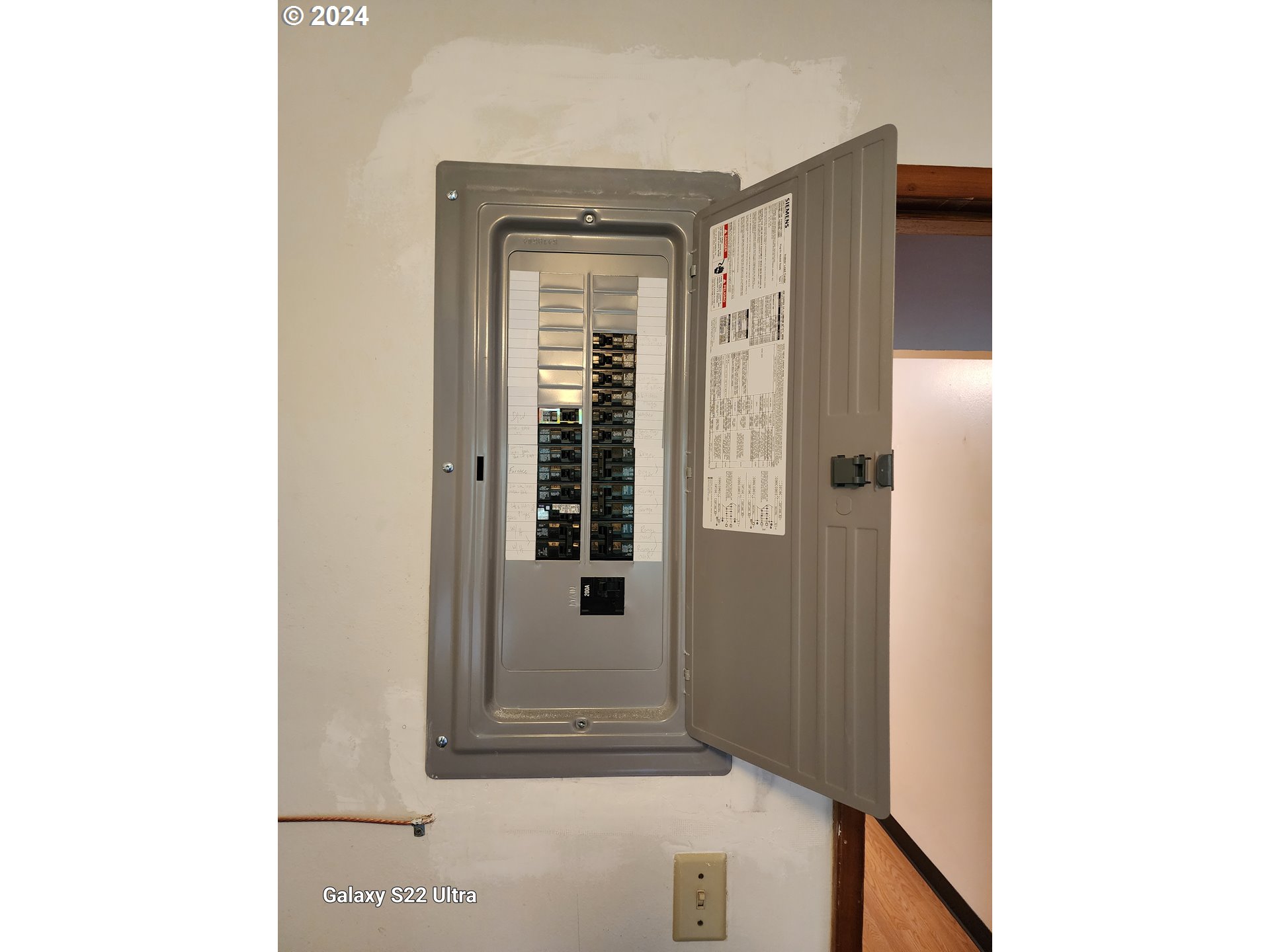 19216 South Neil Road Estacada, OR 97023 - Photo 17 of 33 a view of a front door of house