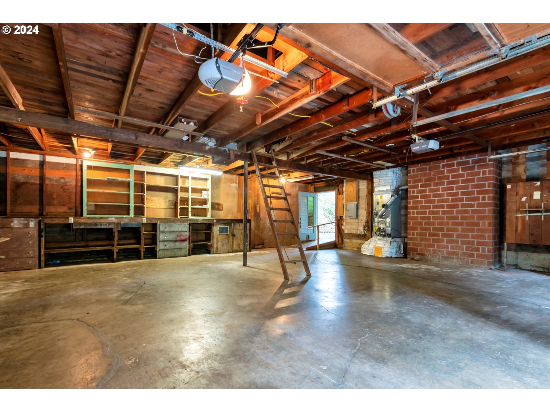 19216 South Neil Road Estacada, OR 97023 - Photo 20 of 33 a view of empty room with wooden ceiling
