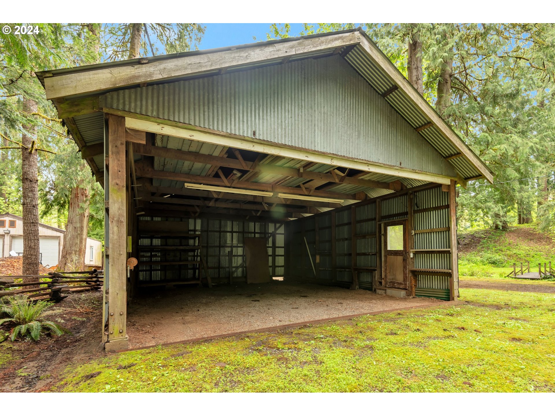 19216 South Neil Road Estacada, OR 97023 - Photo 22 of 33 a view of a garage