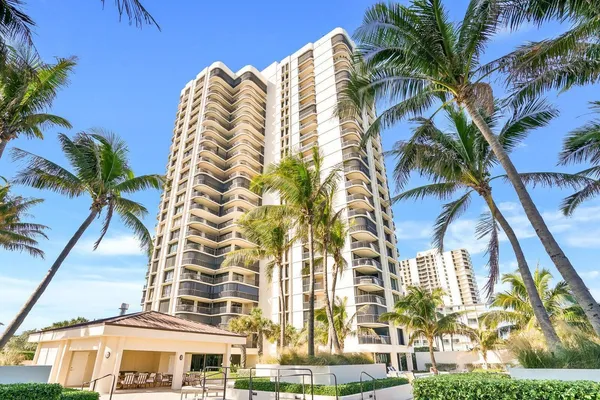 $17,500 | 5380 North Ocean Drive, Unit 18J, Singer Island, FL 33404