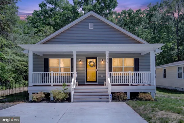 $375,000 | 230 12th Street, Colonial Beach, VA 22443