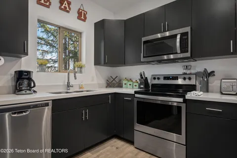 $475,000 | 47 Cedron Road, Unit 15, Victor, ID 83455