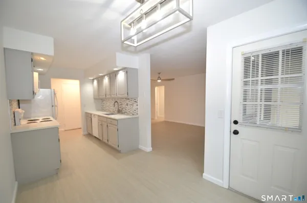 $2,100 | 125 Warner Hill Road, Unit 27, Stratford, CT 06614