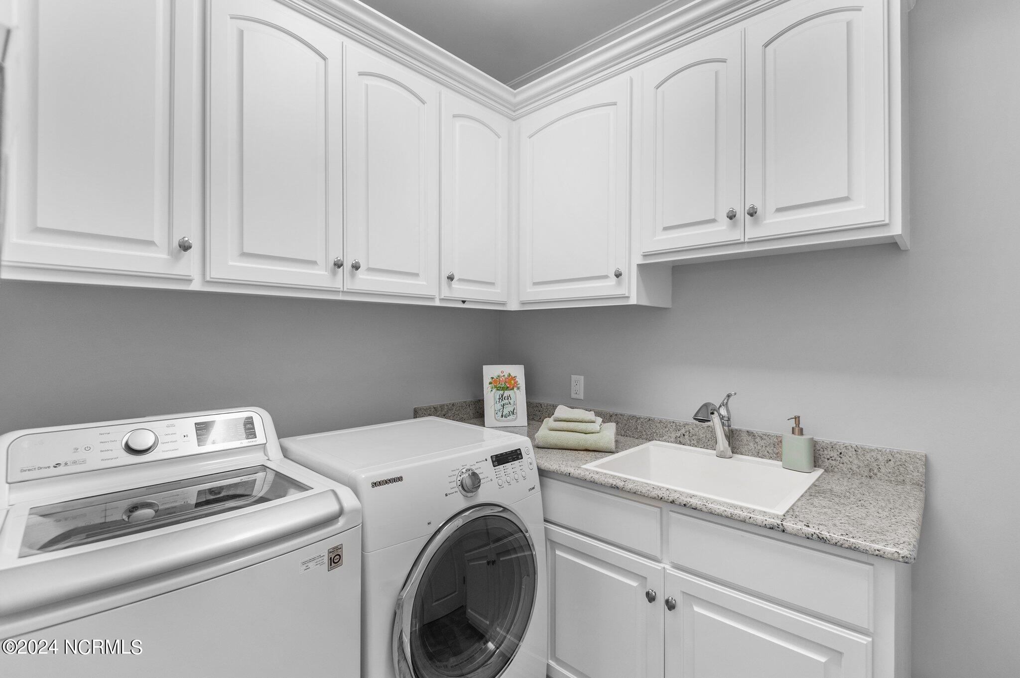 6076 J D Sutton Drive Grifton, NC 28530 - Photo 33 of 48 LAUNDRY