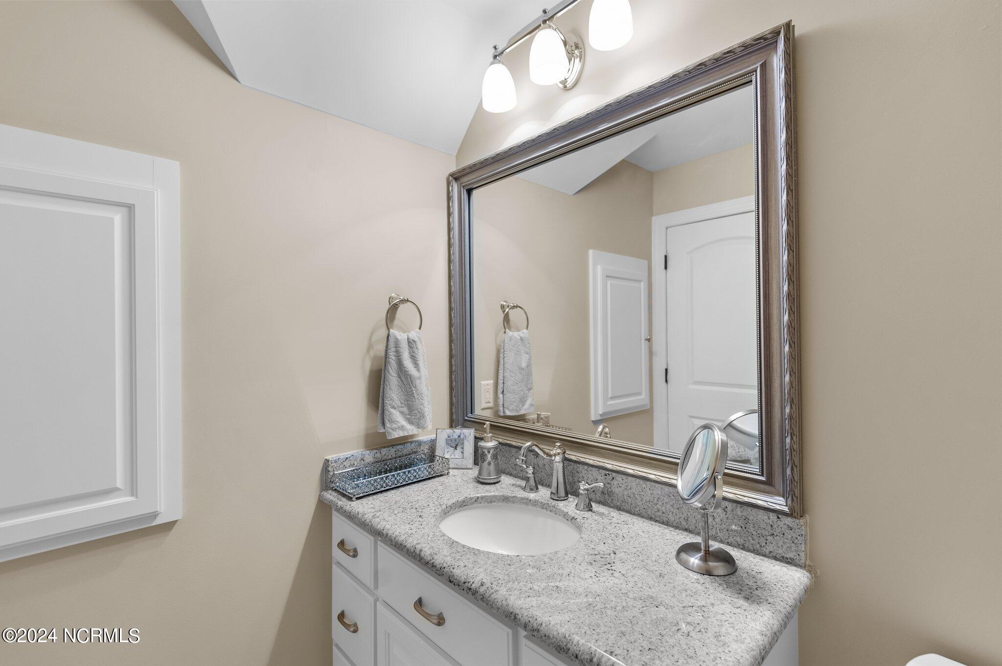 6076 J D Sutton Drive Grifton, NC 28530 - Photo 34 of 48 1/2 BATHROOM