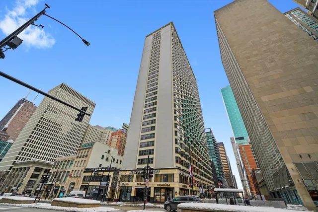 $1,900 | 535 North Michigan Avenue, Unit 1907, Chicago, IL 60611