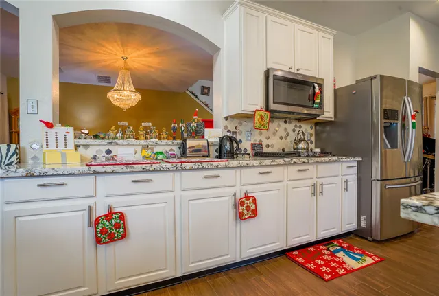 $2,800 | 2730 Briarloch Lane, Houston, TX 77073