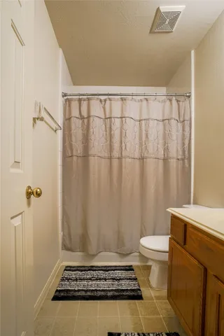 $2,800 | 2730 Briarloch Lane, Houston, TX 77073