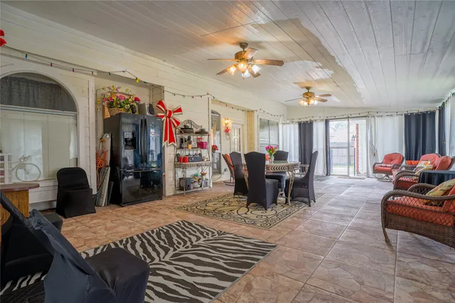 $2,800 | 2730 Briarloch Lane, Houston, TX 77073