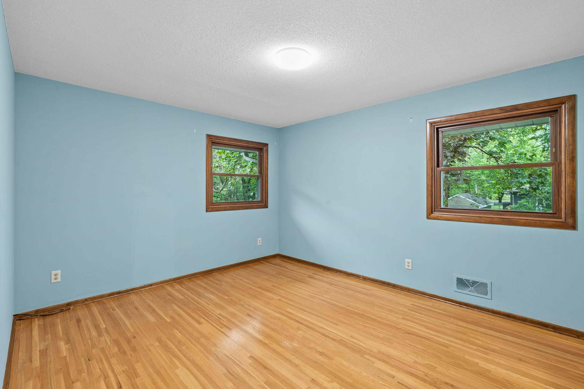 868 Cobb Road Shoreview, MN 55126 - Photo 9 of 22 Gallery Image 9