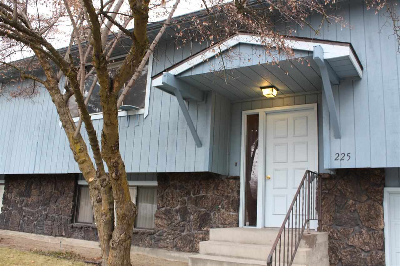225 East Hawthorne Road Spokane, WA 99218 - Photo 2 of 15