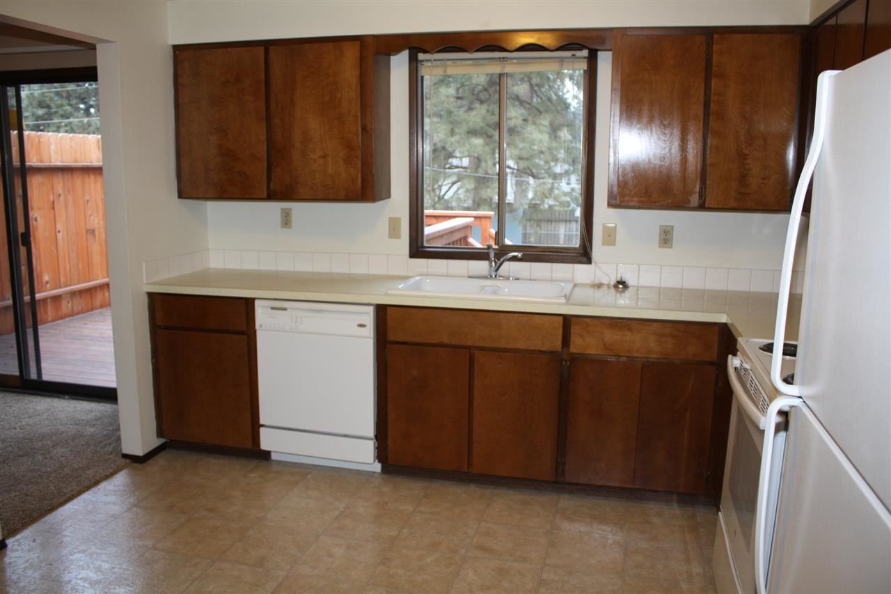 225 East Hawthorne Road Spokane, WA 99218 - Photo 7 of 15