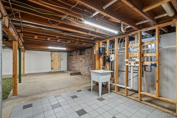 $2,600 | 25 Franklin Avenue, Oswego, NY 13126