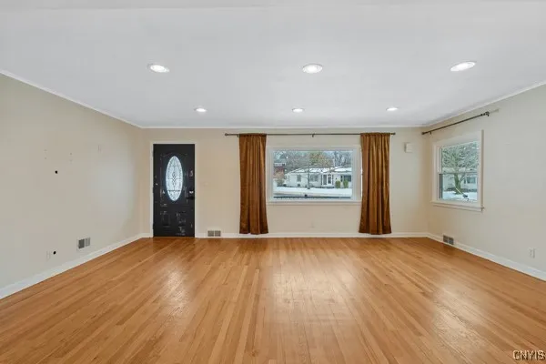 $2,600 | 25 Franklin Avenue, Oswego, NY 13126