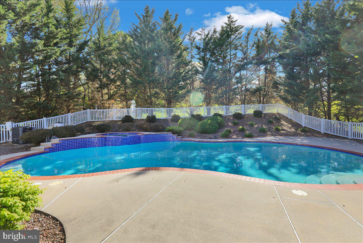 4189 Hill Terrace Drive Sinking Spring, PA 19608 - Photo 16 of 73