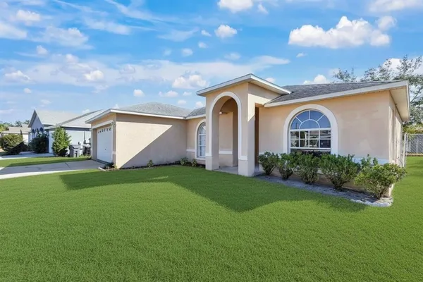 $1,800 | 327 Salmon Court, Kissimmee, FL 34759