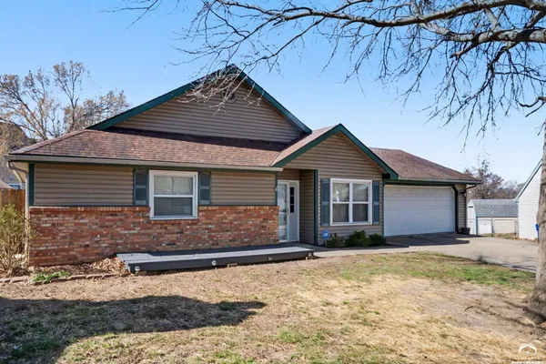 $275,000 | 1605 East 21st Place, Lawrence, KS 66046