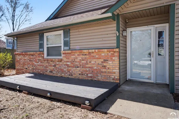 $275,000 | 1605 East 21st Place, Lawrence, KS 66046